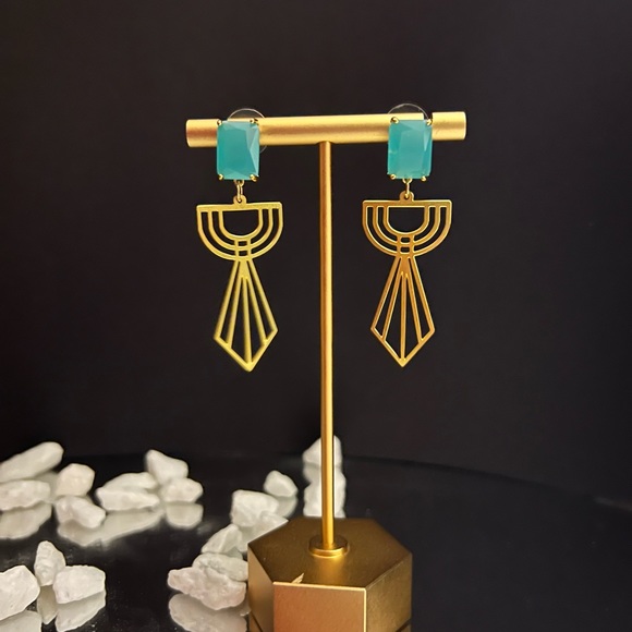 Delicate Flirty Art Deco Brass Earrings- Elegant Delicate Geometric Earrings - Picture 14 of 17